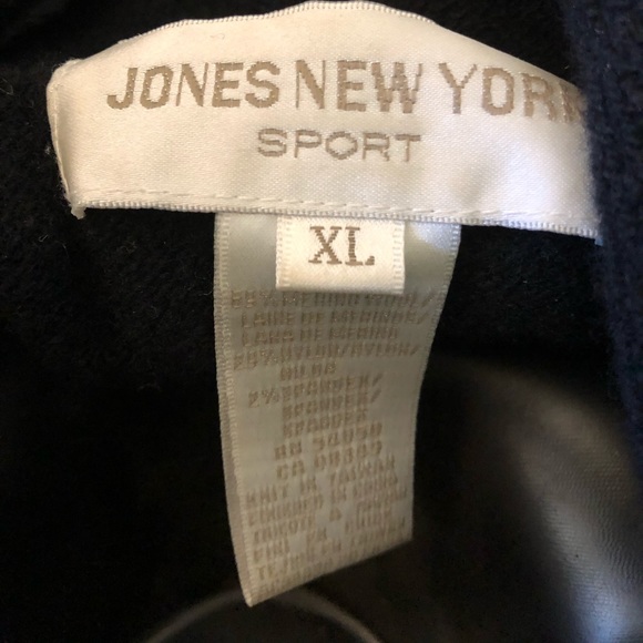 Sweater - Picture 2 of 2